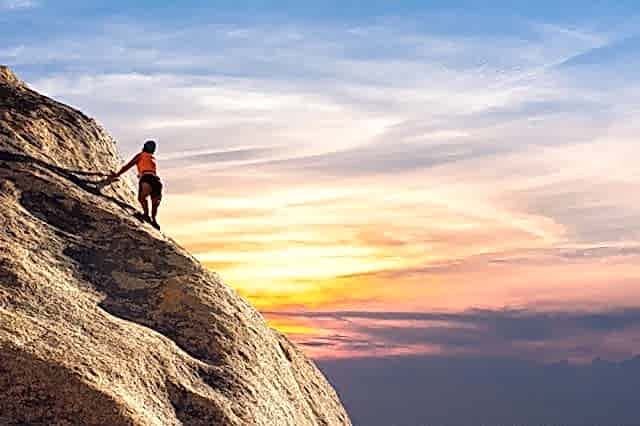 ¿Qué diferencia a un âsana de un simple estiramiento? 2 mountain climber 2427191 640