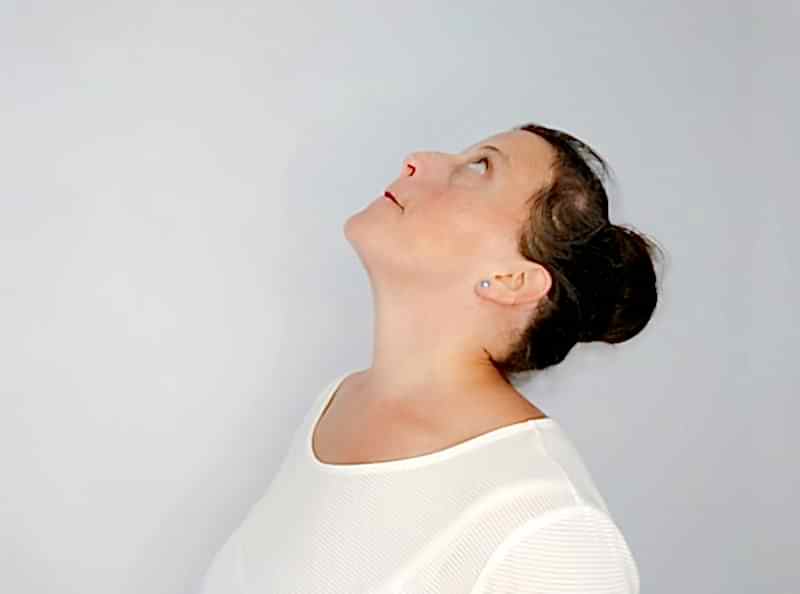 30 EJERCICIOS DE YOGA FACIAL 6 ATRAS
